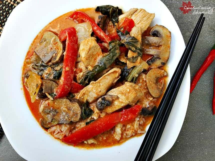 Red Thai Curry with Chicken, Spinach, Peppers and Mushrooms