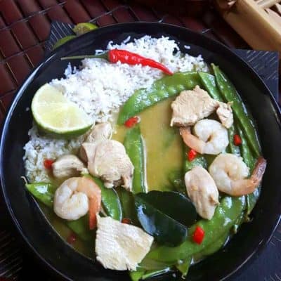 Green Thai Curry with Chicken, Shrimp and Snow Peas