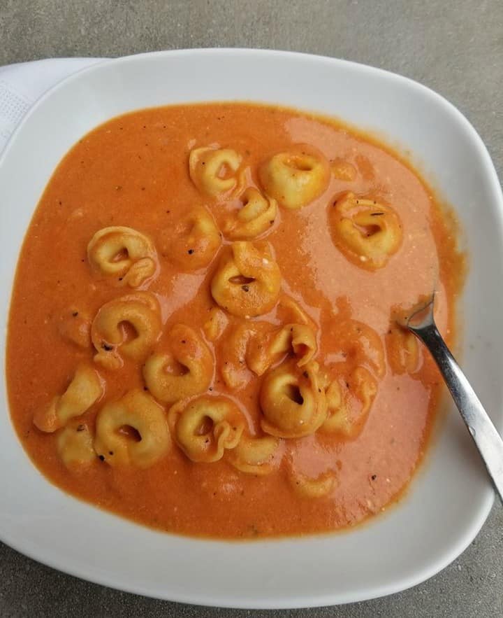 Grilled Cheese Tomato Tortellini Soup